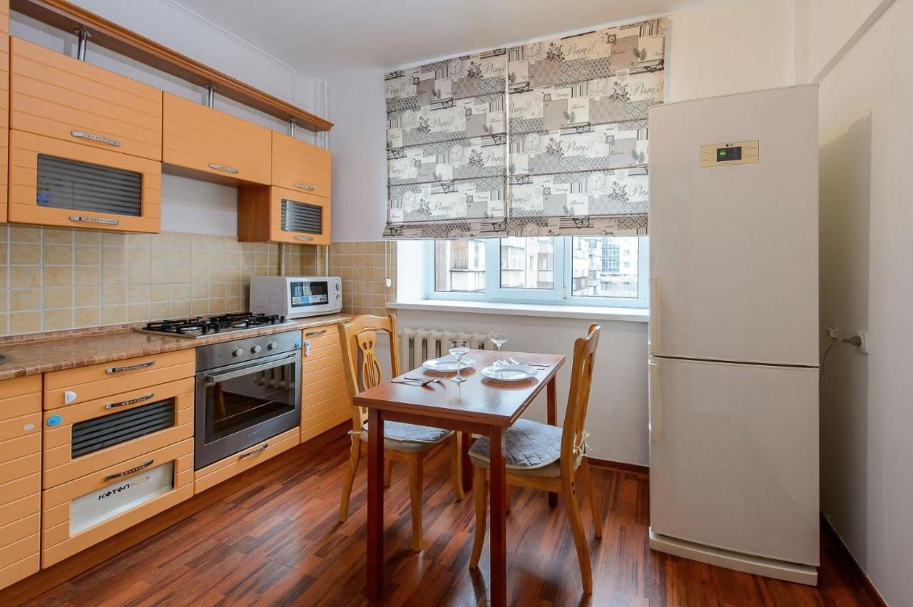 Apartments On Tole By 12 App 51 Алма Ата Екстериор снимка
