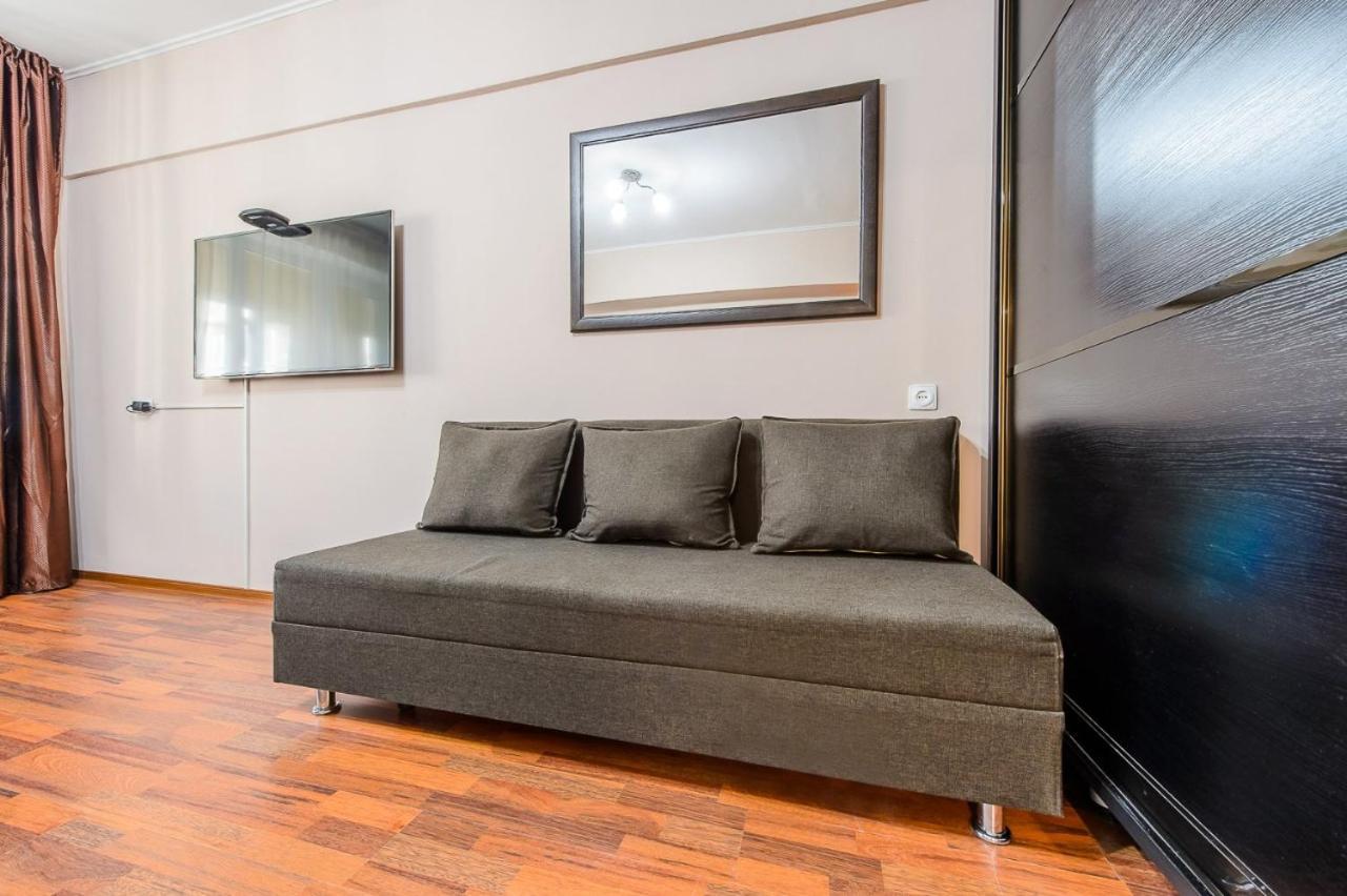 Apartments On Tole By 12 App 51 Алма Ата Екстериор снимка