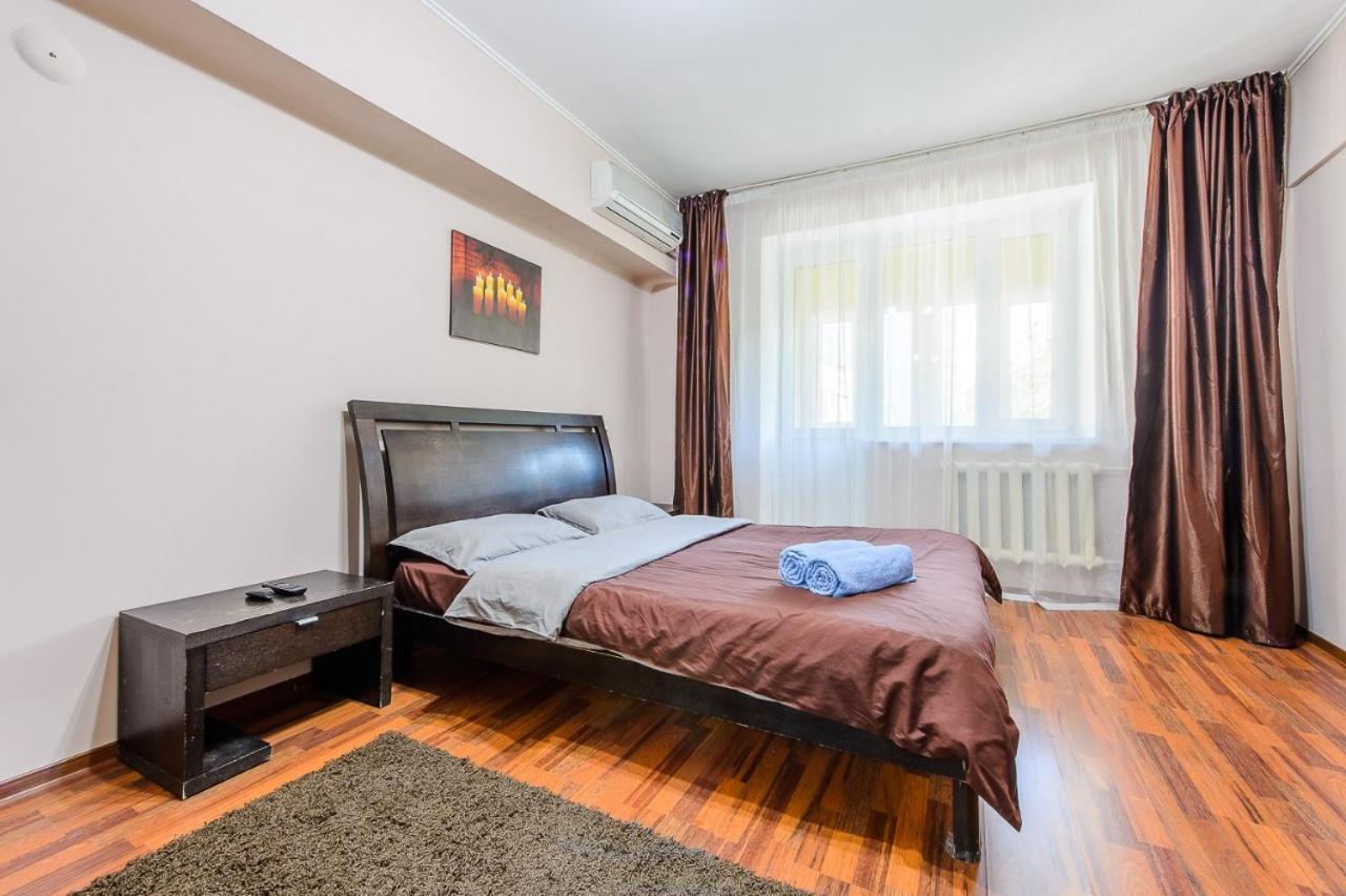 Apartments On Tole By 12 App 51 Алма Ата Екстериор снимка