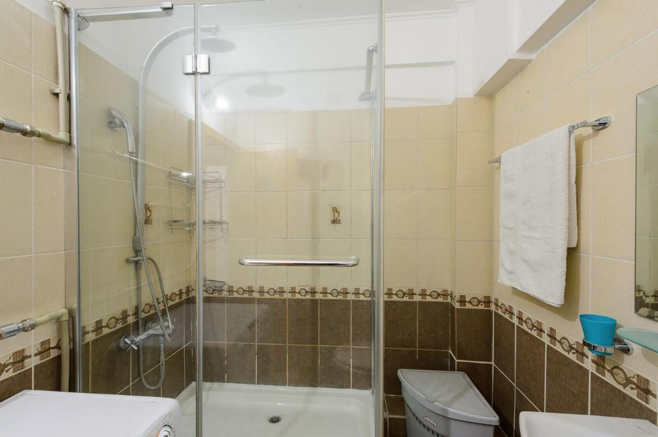 Apartments On Tole By 12 App 51 Алма Ата Екстериор снимка